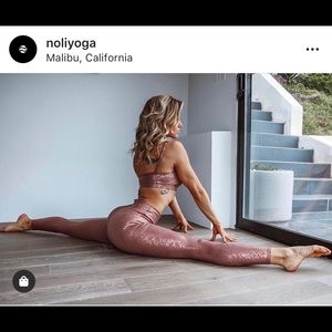 Noli Yoga Rosé Gloss Legging